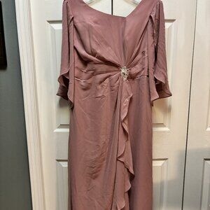 NWT Mauve Chiffon Evening Dress – Size 16 – Ruched Waist – Rhinestone